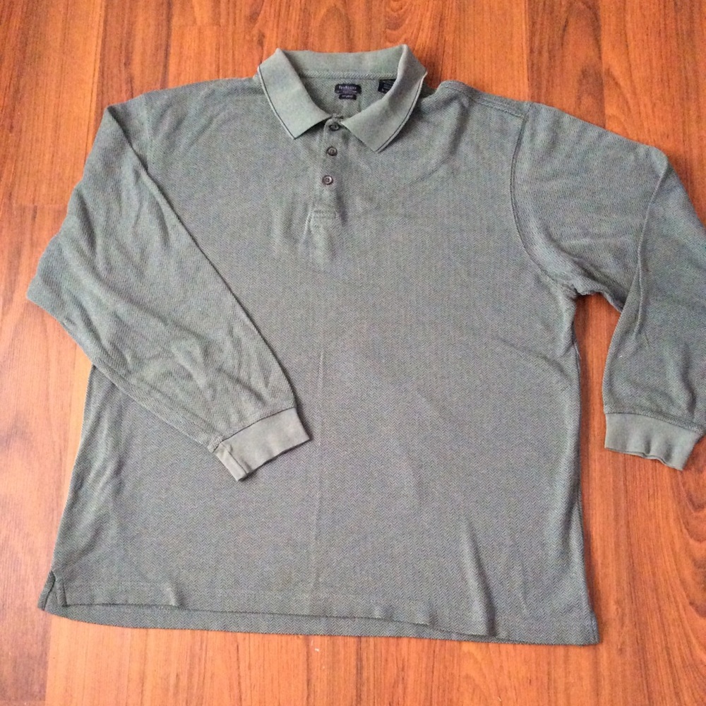 Long sleeve triple button shirt